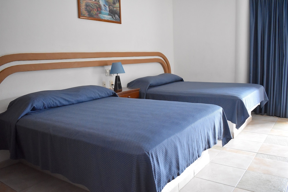 Hotel Plaza Almendros, Isla Mujeres 5/39