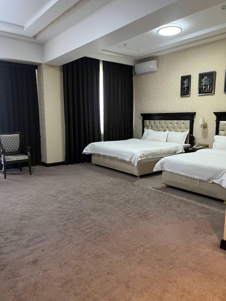 FAMILY, 2 QUEEN AND TWIN BEDS