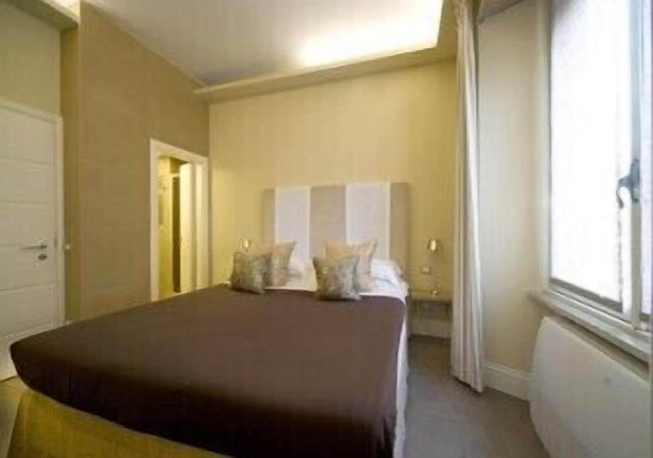 Hotel Valeri 11/50
