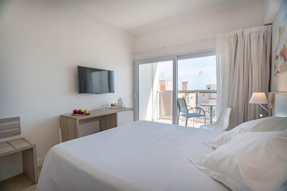 ROOM, DOUBLE BED, BALCONY