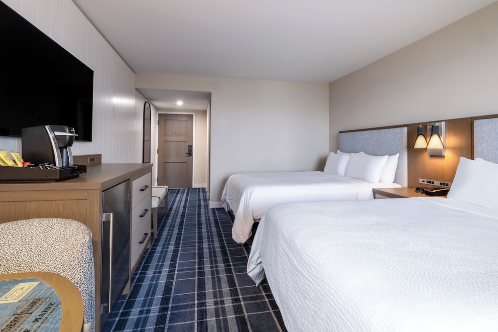 Premium, 2 Queen Beds, Ocean Front, Holiday Inn Resort Bar Harbor Acadia Natl Park 2/6