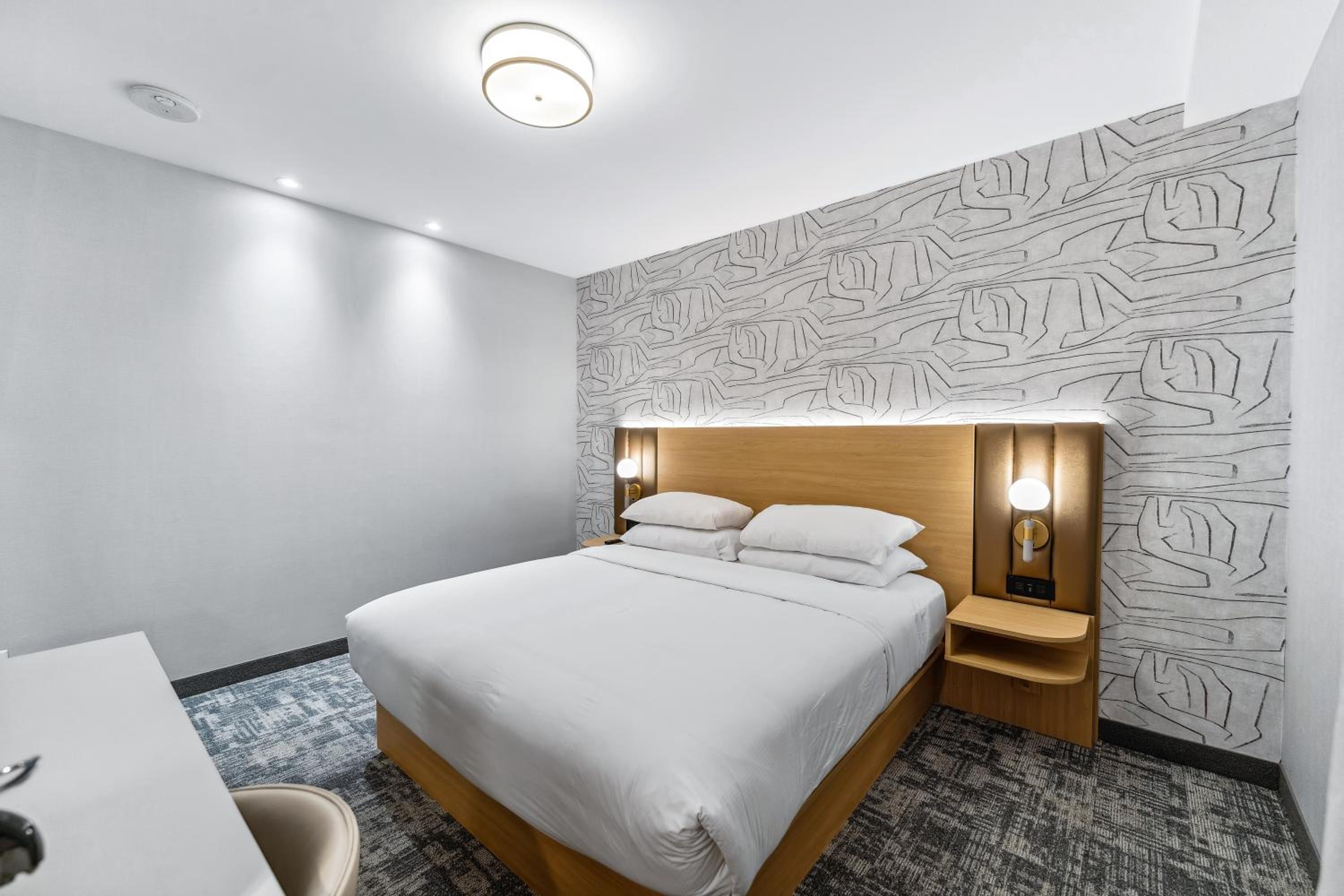 Standard, King Bed, Lounge Level