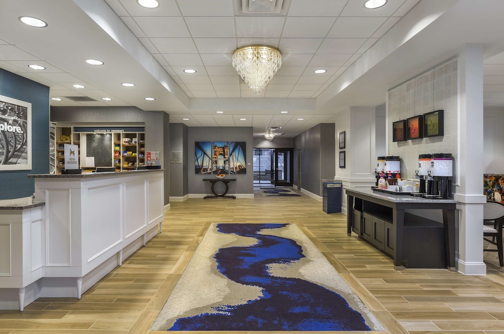 Hampton Inn & Suites Newport-Cincinnati 9/44