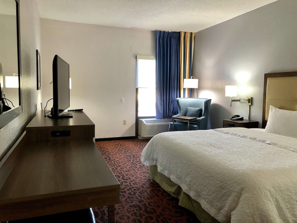 Hampton Inn Spring Hill 16/43