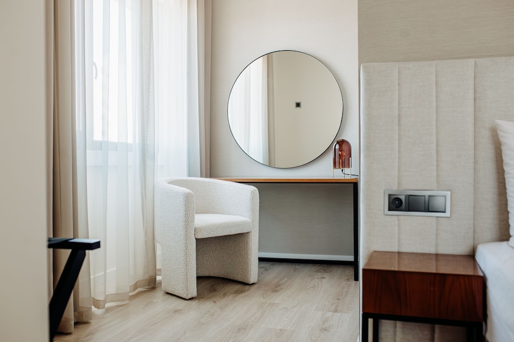 Next Level Premium Hotel 9/60
