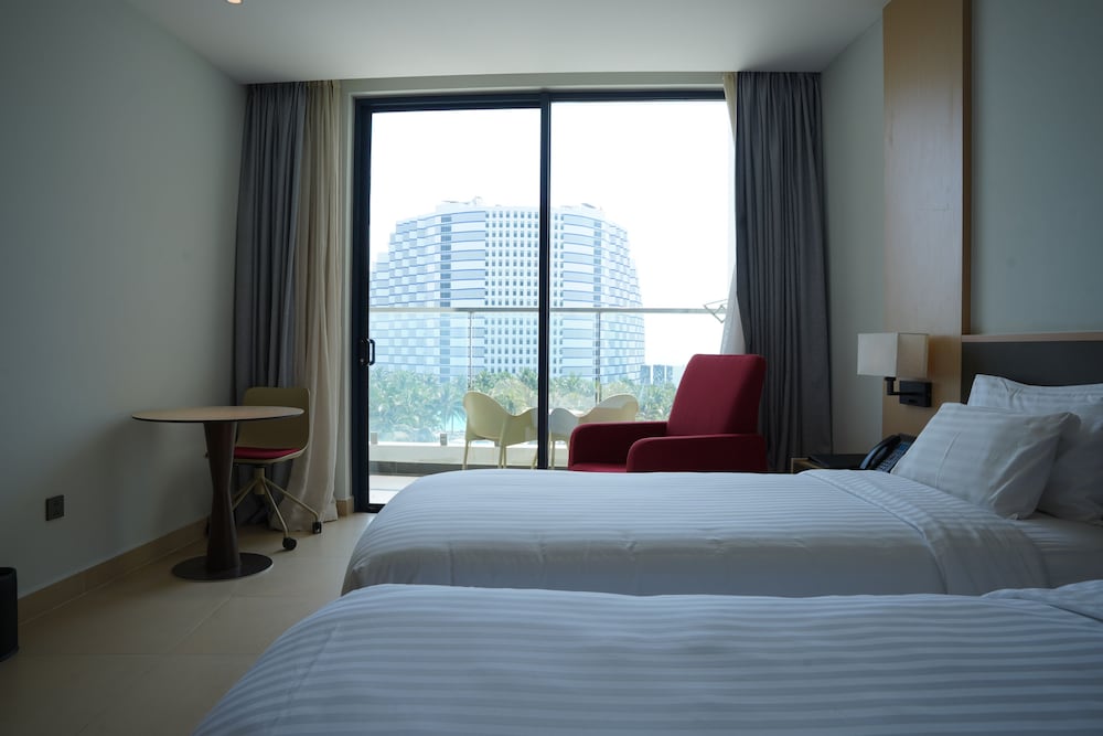 The Empyrean Cam Ranh Beach Resort 17/57