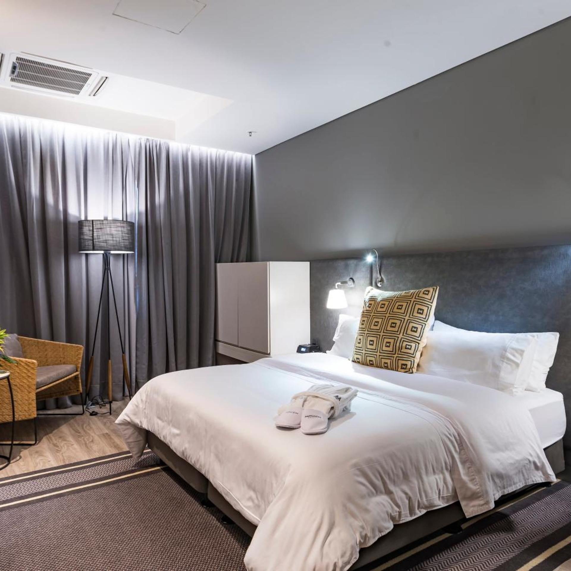 Suite, King Bed