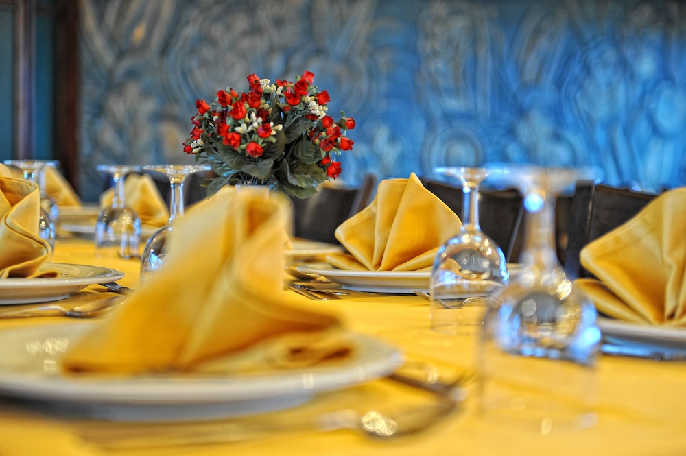 restaurant-cafeteria