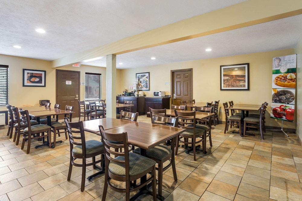 Quality Inn Traverse City 58/63