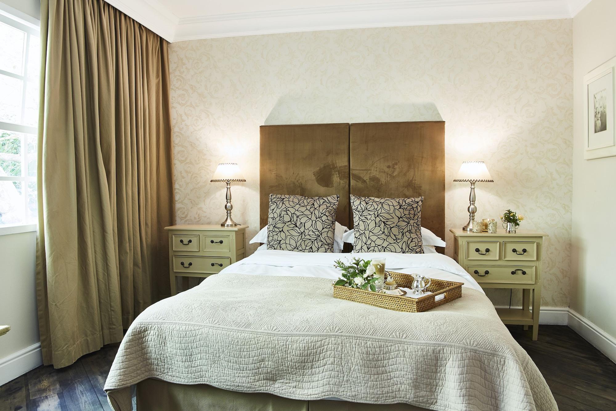 Petite, Classic, Double Bed