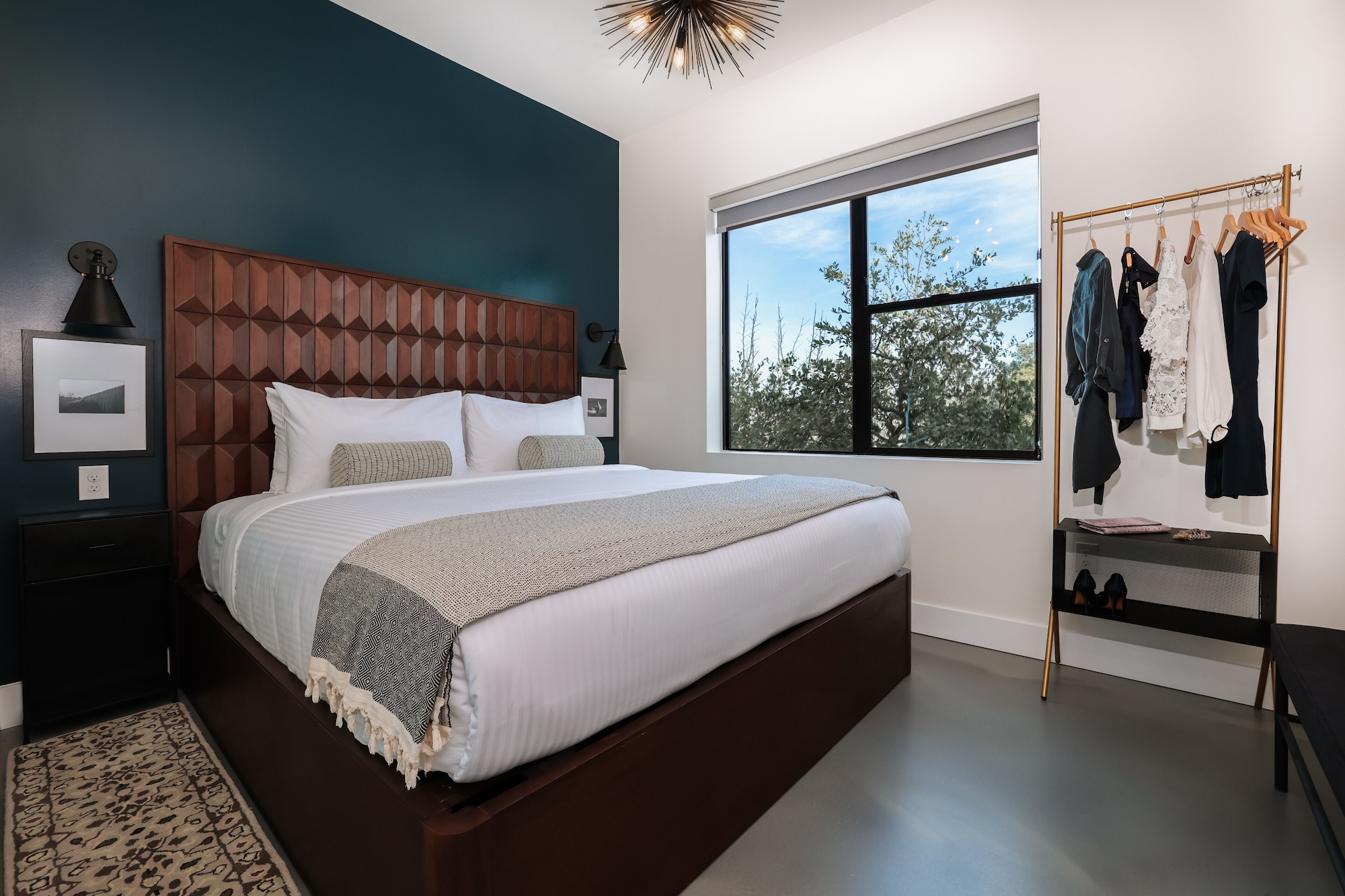 3 BEDROOMS, FAMILY SUITE