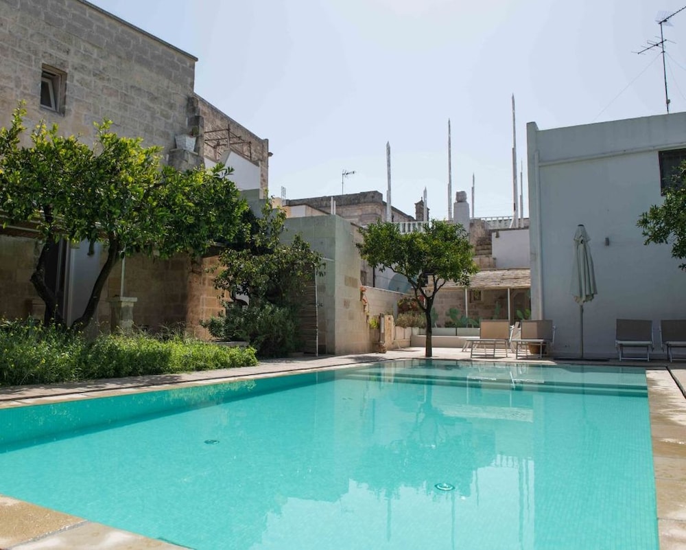 Palazzo Guglielmo Albergo Diffuso 72/79