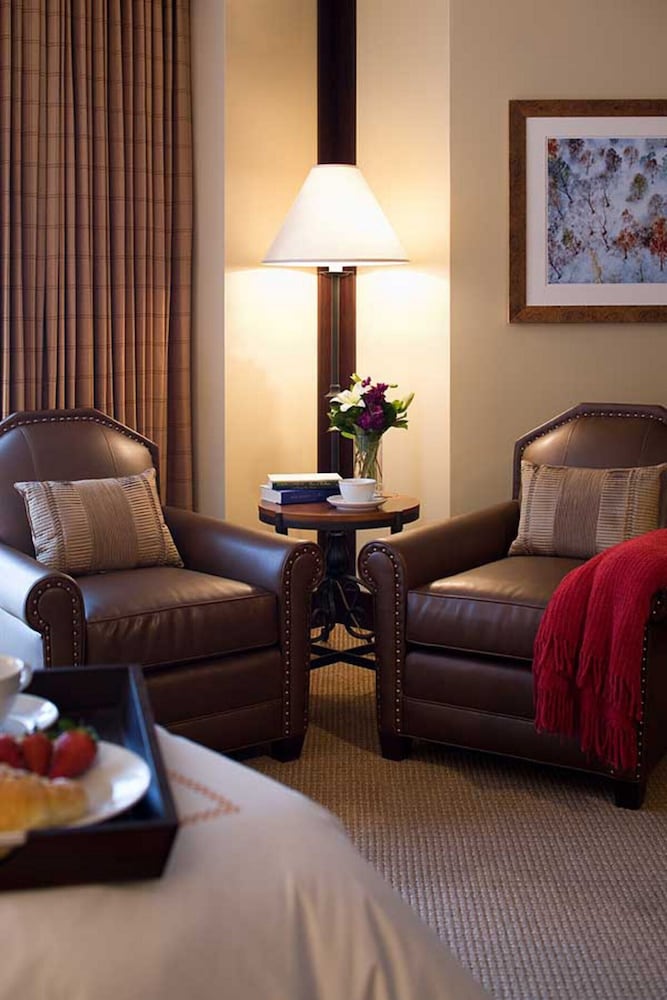 Four Seasons Resort and Residences Vail 56/93