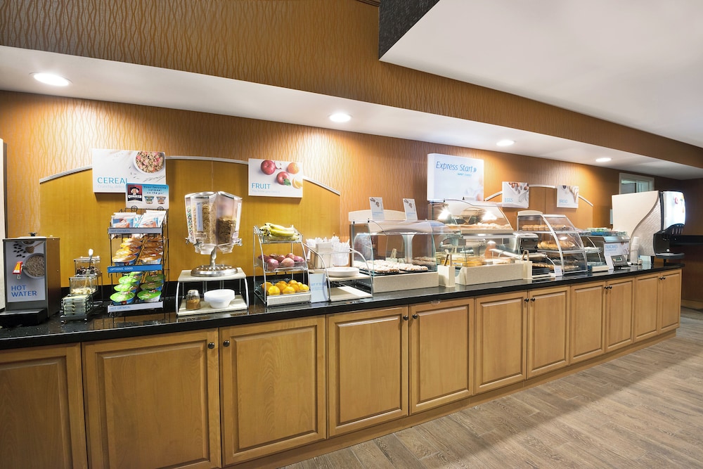 Holiday Inn Express And Suites Fraser Winter Park Area Formerly the Pinnacle Lodge 56/73