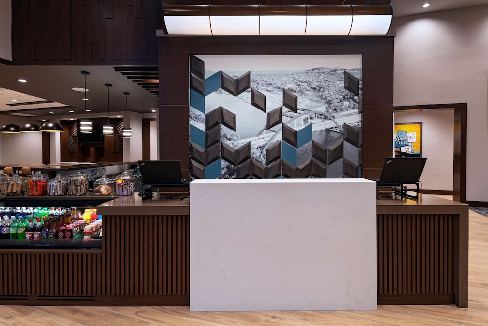 Hyatt Place Austin / Lake Travis / Four Points 5/55