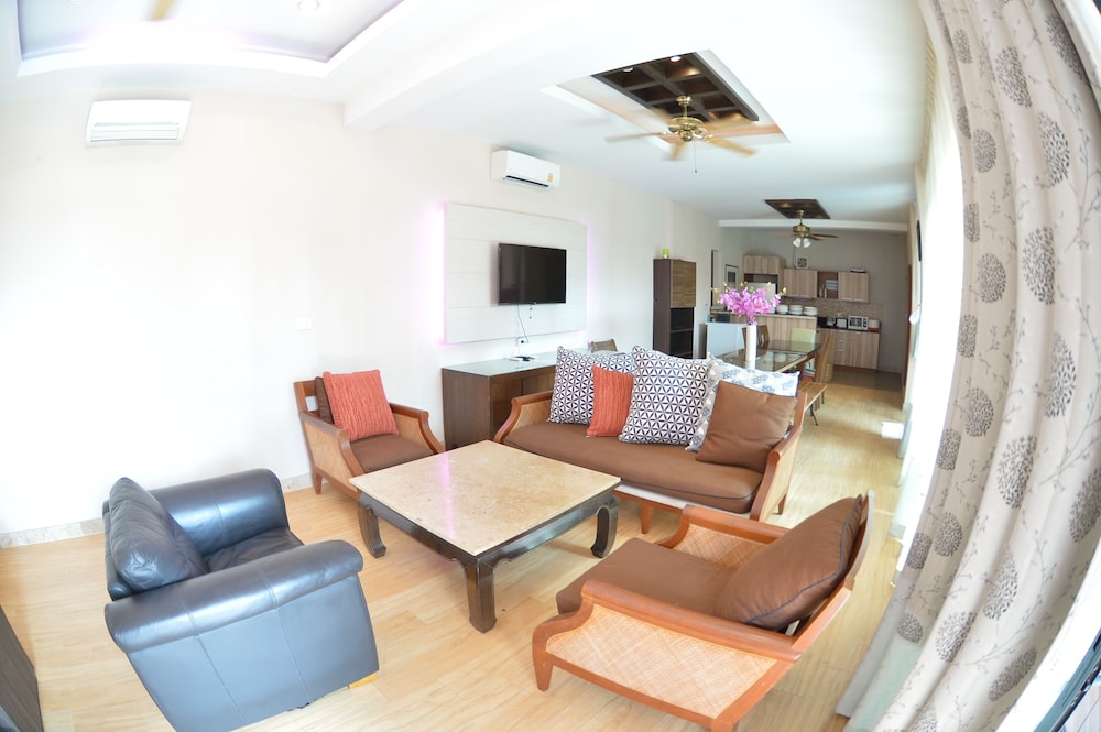 Pratamnak Villa 79/100