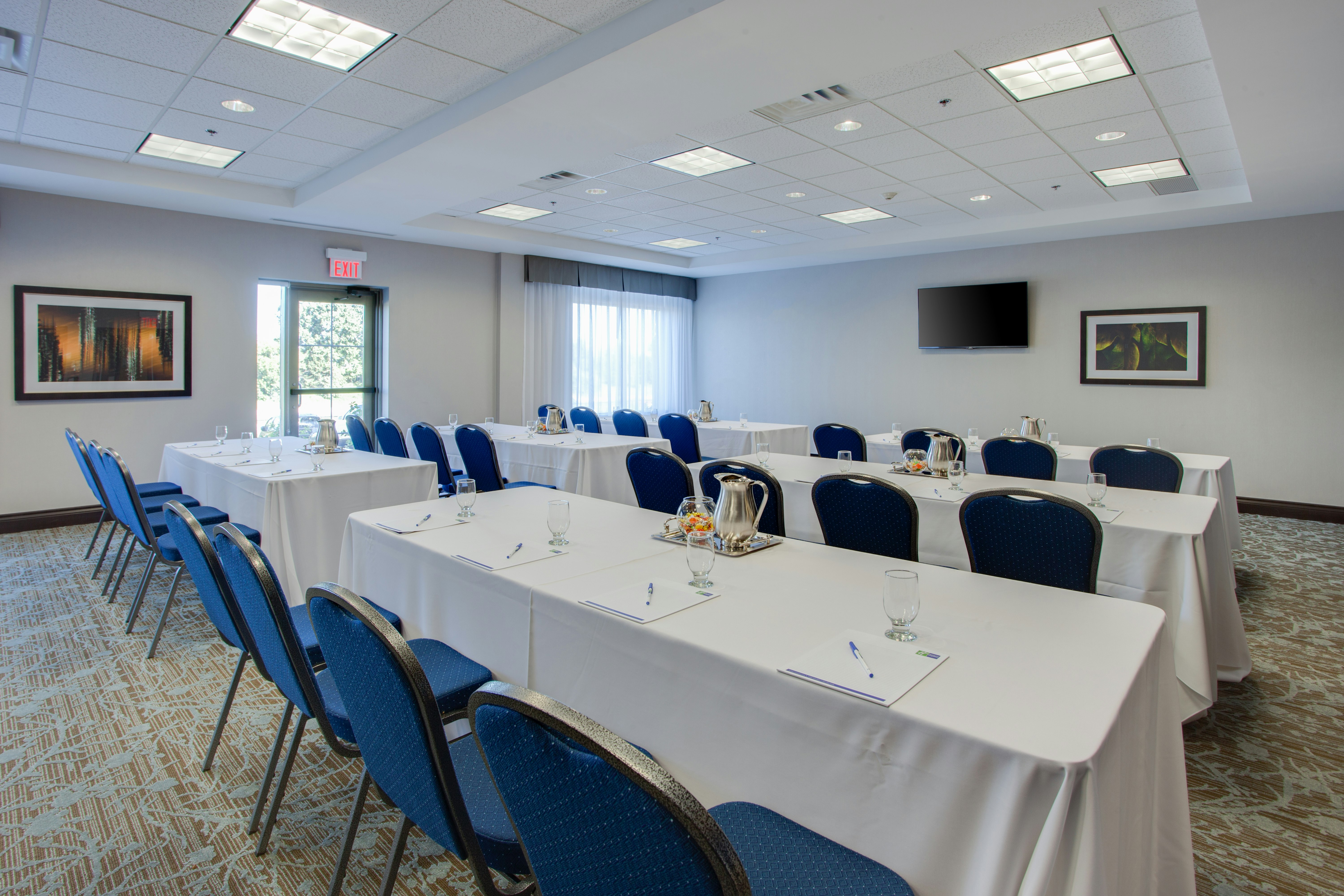 Holiday Inn Express And Suites Ottawa East Orleans 61/70