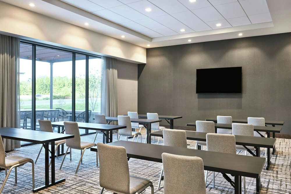 AC Hotel by Marriott St. Louis Chesterfield 44/50