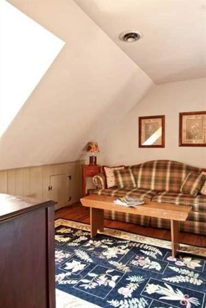 The Wayside Inn Bed Breakfast 27/50