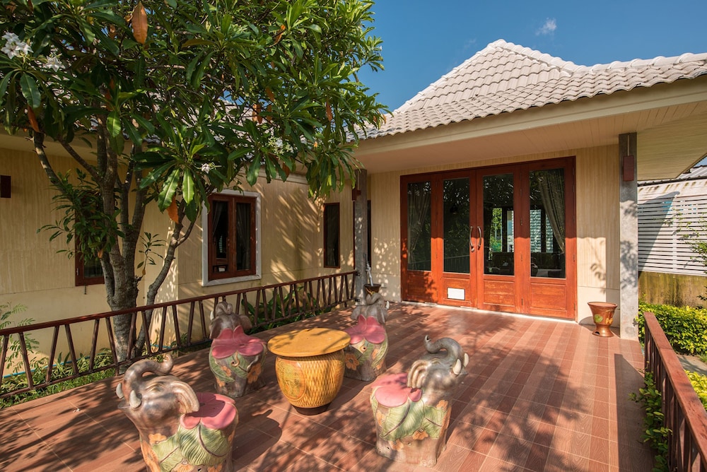 Panlaan Boutique Resort 64/72