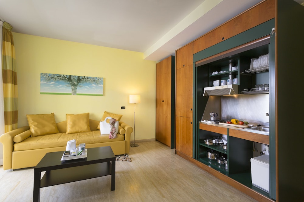 Astoria Suite Hotel 27/41