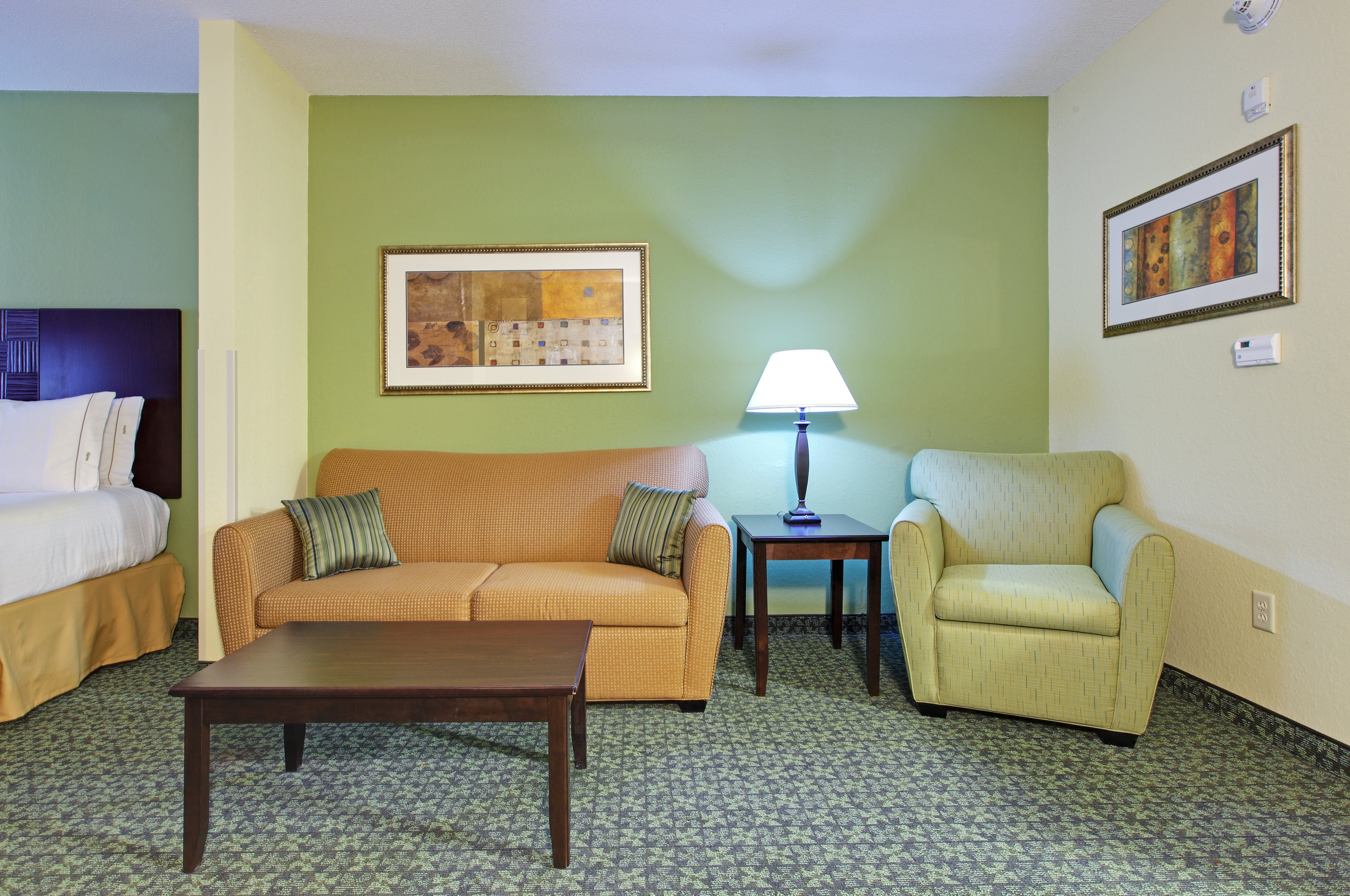 Holiday Inn Express Suites Covington 27/40