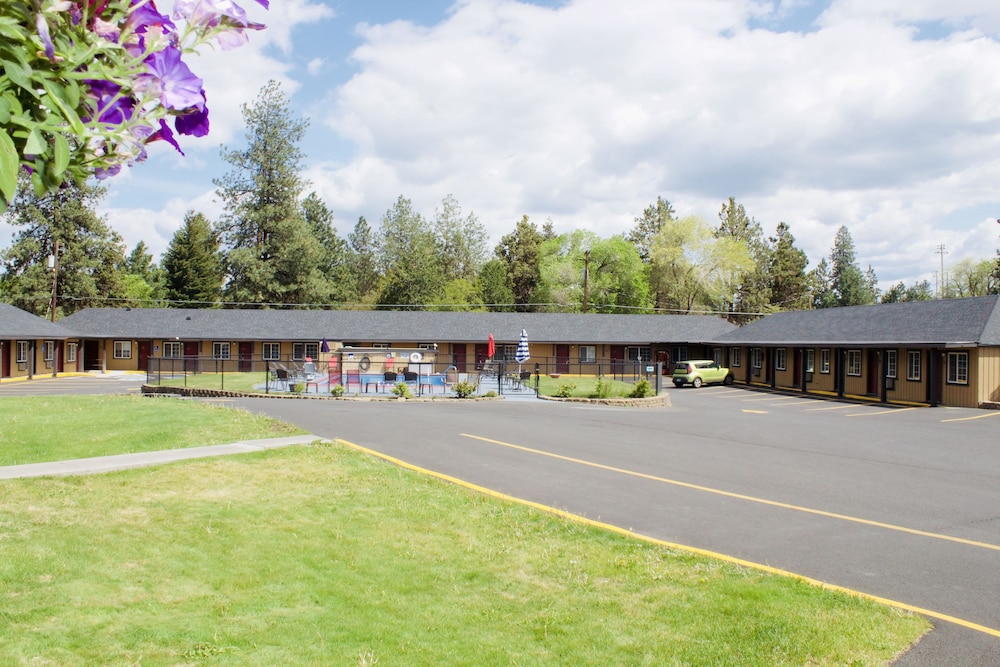 Cascade Lodge 33/66