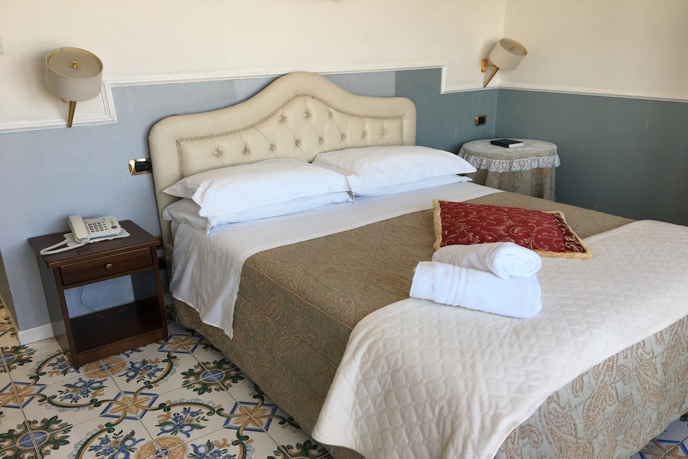 Hotel Villa Cimmino 16/57