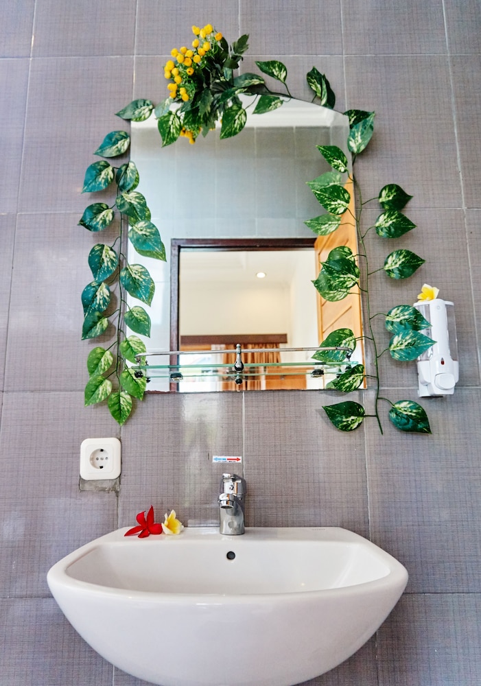Nyuh Gading Home Stay Lembongan 56/59