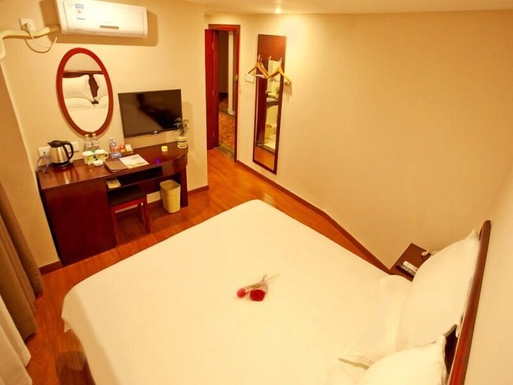 GreenTree Inn Zhuhai Changlong Airport 18/25