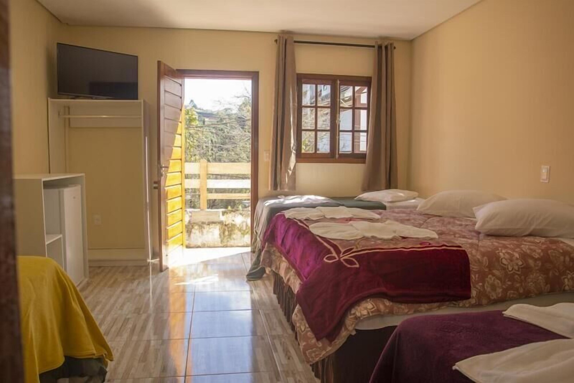1 BEDROOM, STANDARD, TRIPLE, GARDEN VIEW