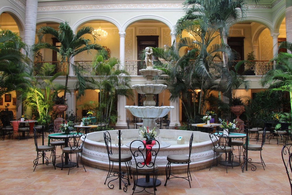 Mansion Merida on the Park 55/65