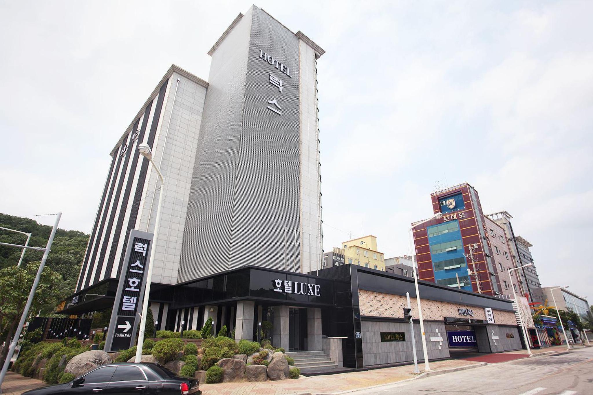 Hotel Luxe 72/75