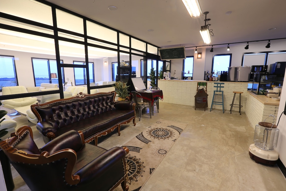 Hotel 52 39/57
