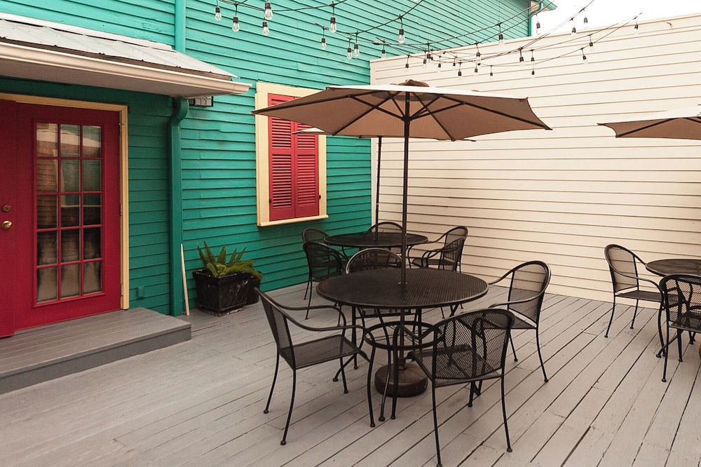 Historic Streetcar Inn 63/67