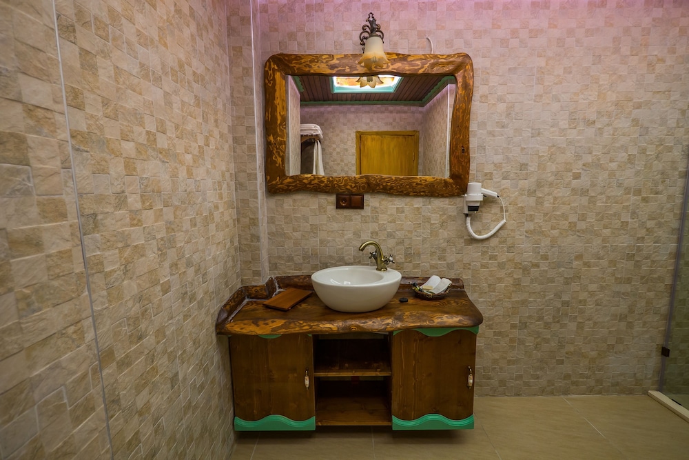 Elif Stone House 57/63