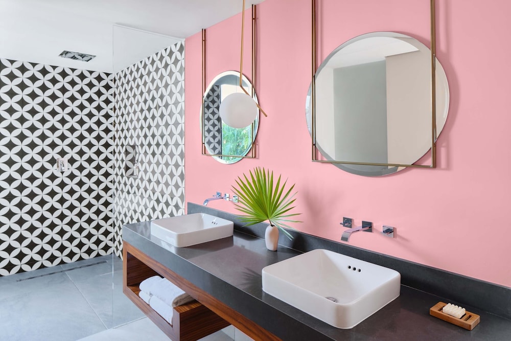 Calixta Hotel 44/50