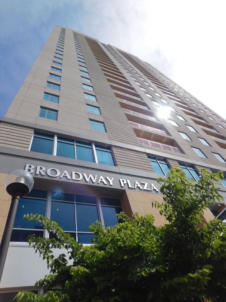 Broadway Plaza, Trademark Collection by Wyndham 2/50
