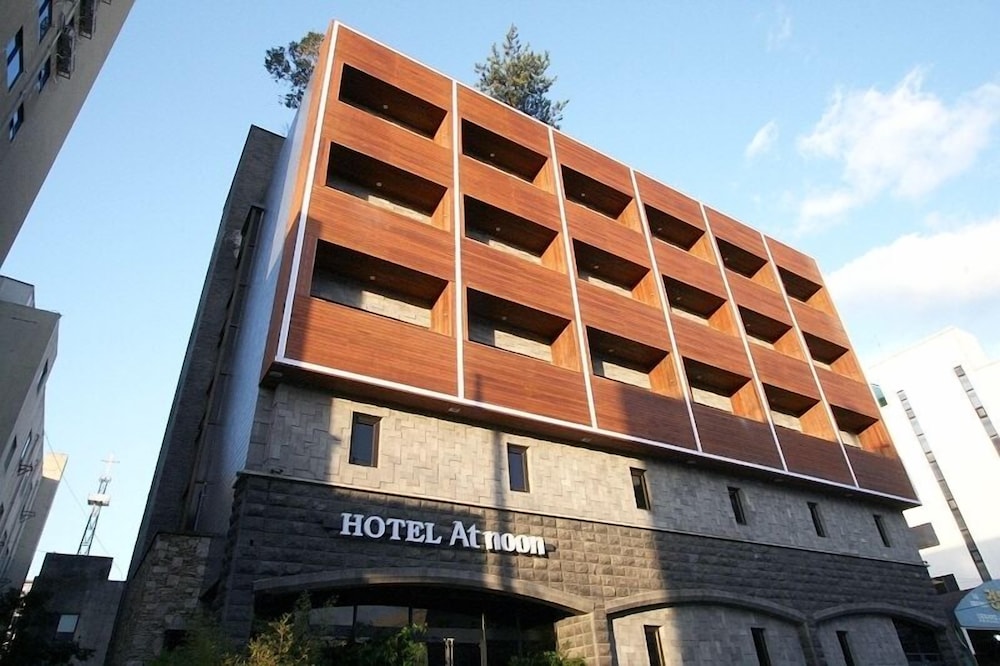 Hotel At Noon 4/47