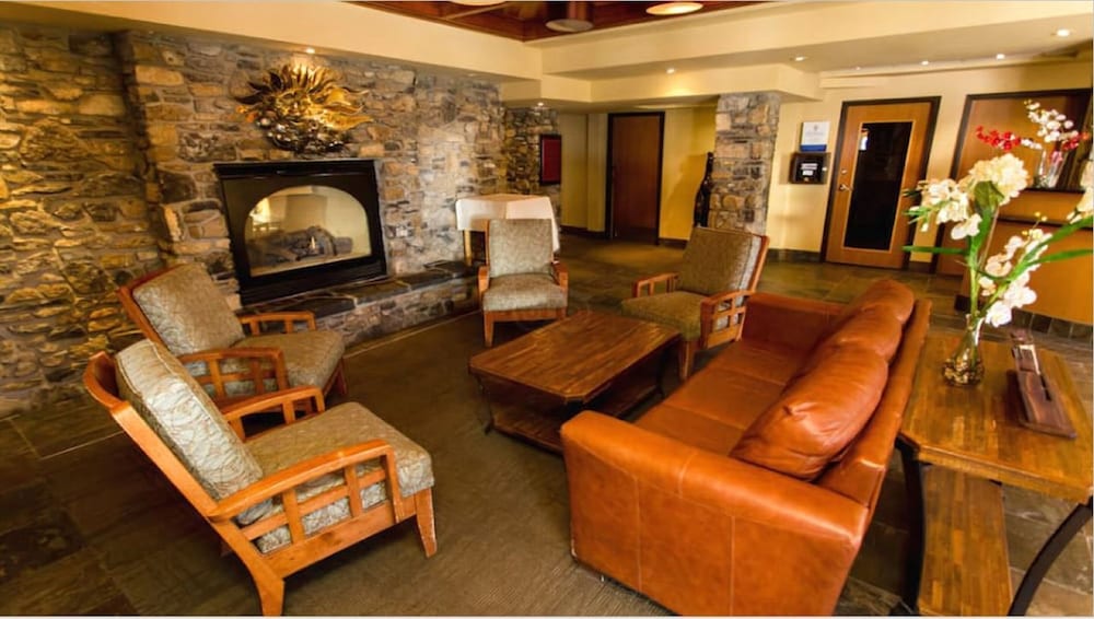 Sunshine Mountain Lodge - Superior Room 31/61