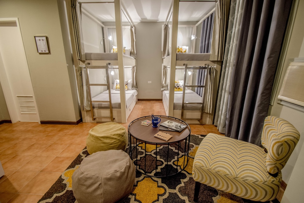 Almont City Hotel 42/49