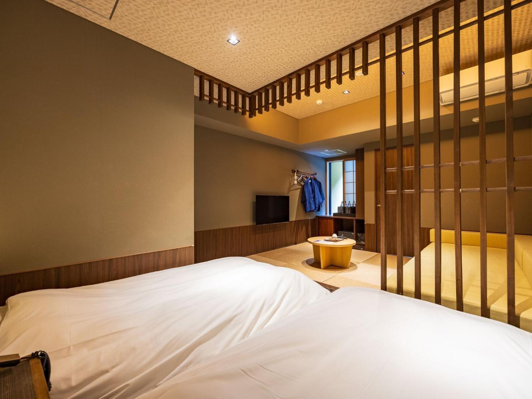 Japanese Western, Twin Beds, Mountain Side, Annex