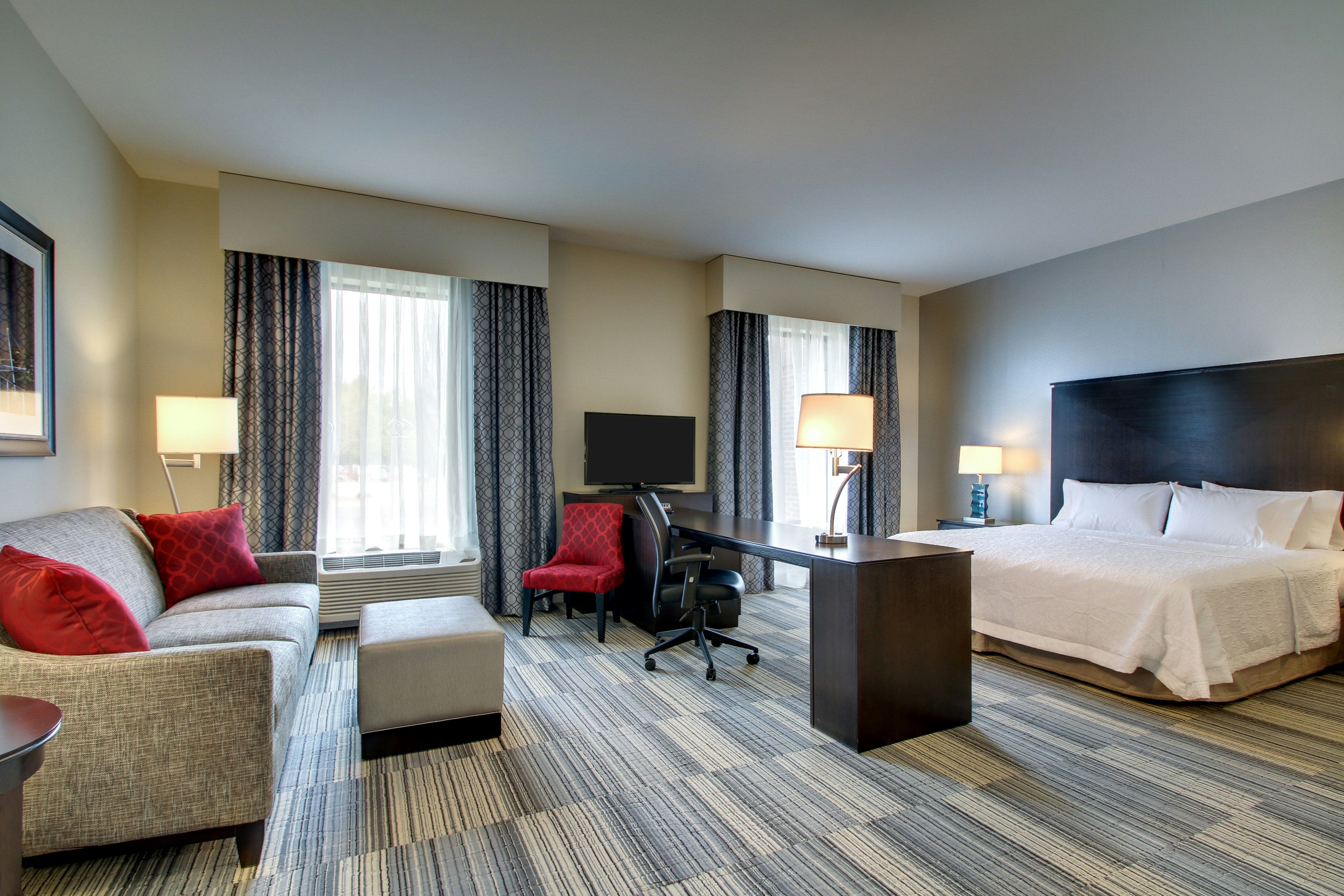 STUDIO, KING BED, ACCESSIBLE