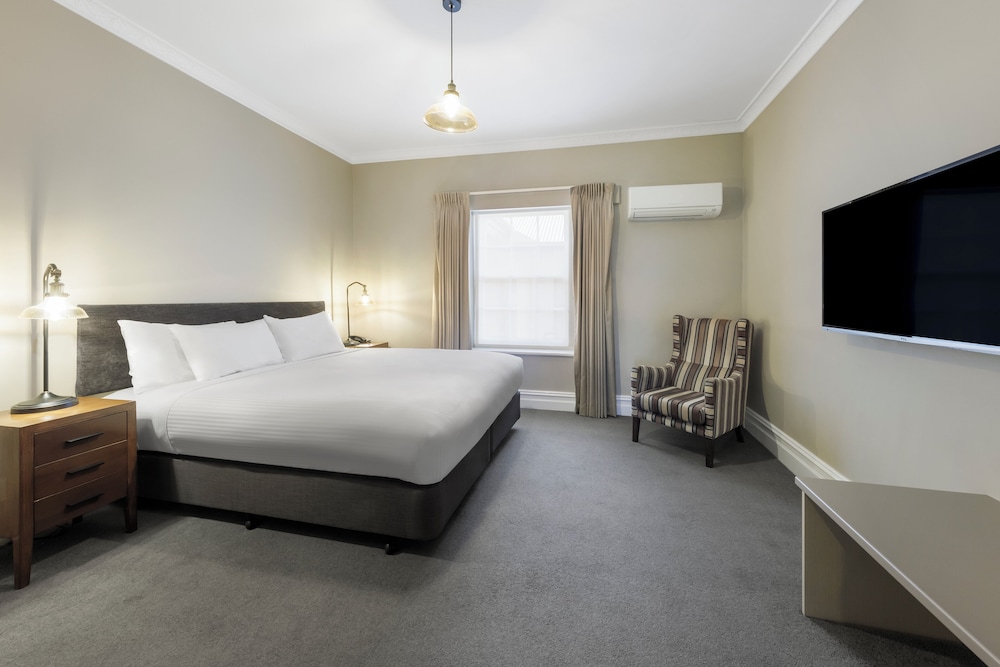 Heritage, Luxury, King Bed