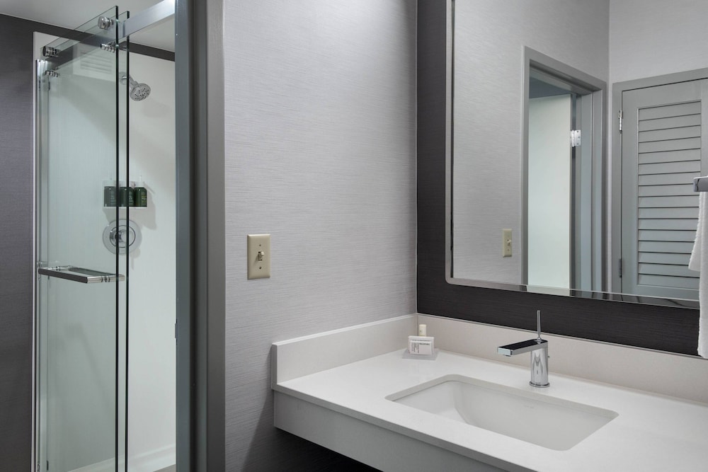 Courtyard By Marriott Poughkeepsie 7/32