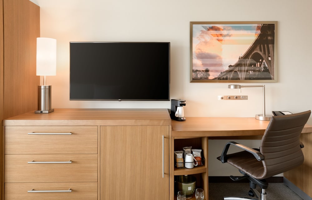 Hyatt Place Pasadena 55/66