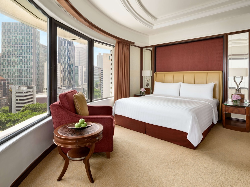 DELUXE, KING BED