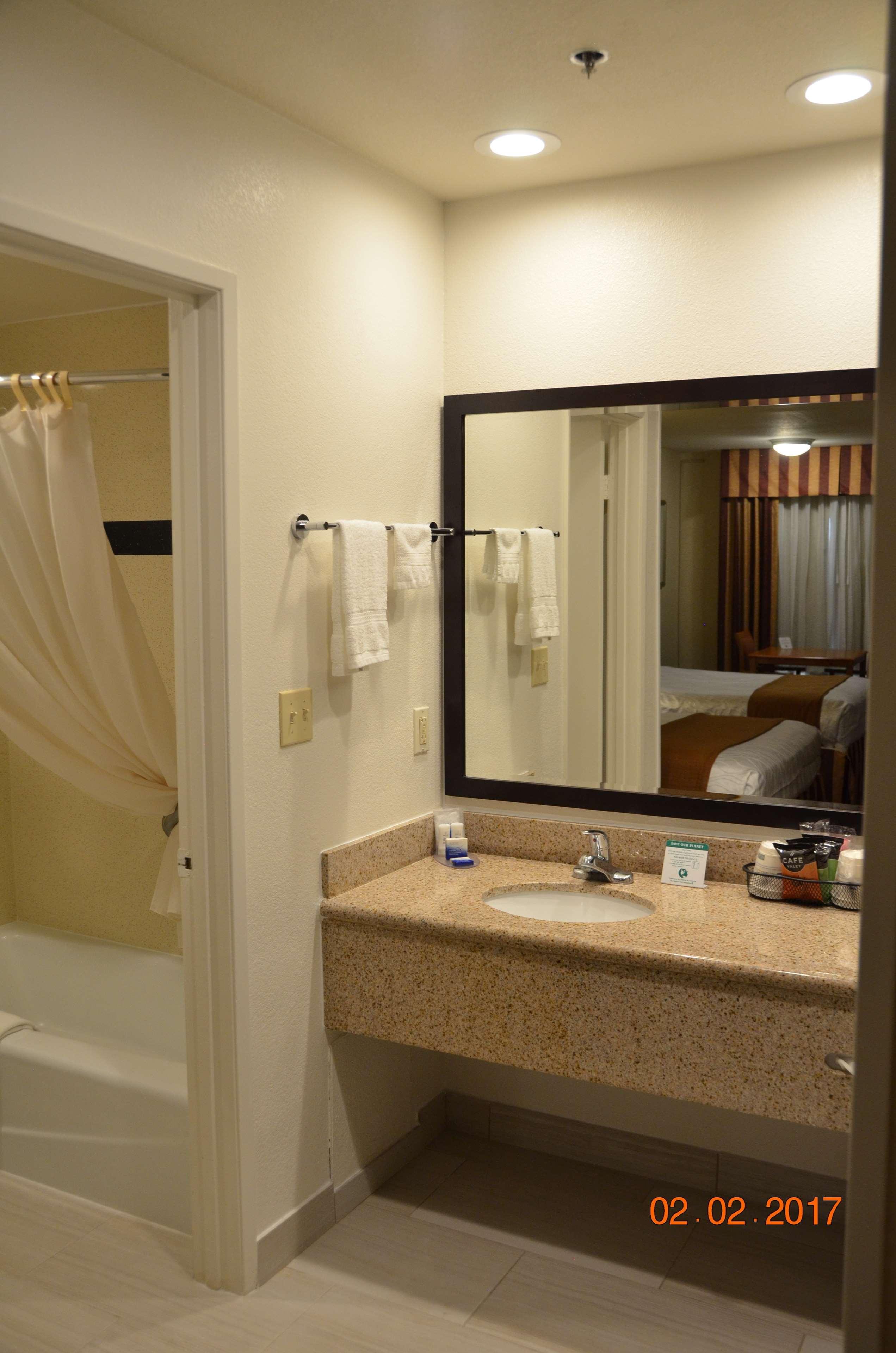 غرفة، Best Western Norwalk Inn 6/6