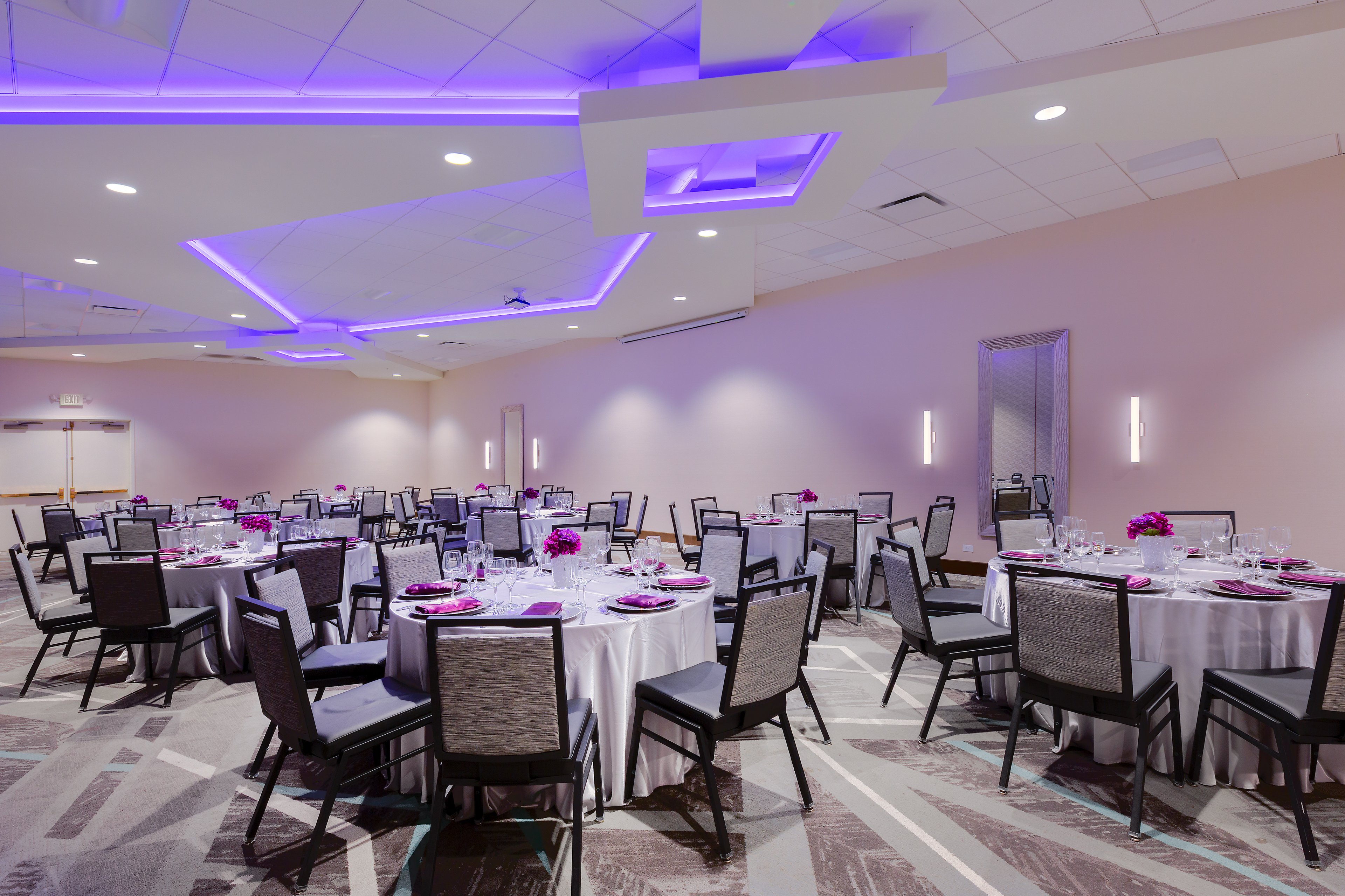 Holiday Inn La Mirada 42/54