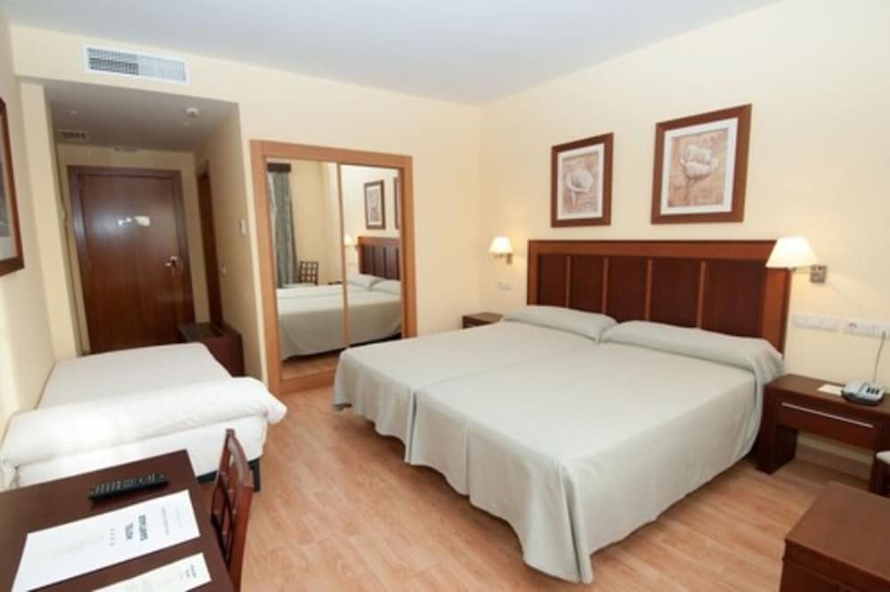 Hotel Santiago Leon 24/50